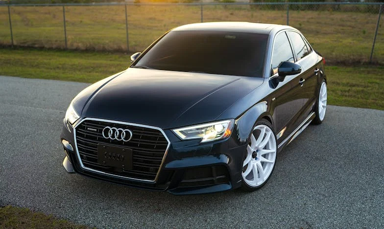 Ko se zlomim pred ogledalom: Teža besed v zakonu