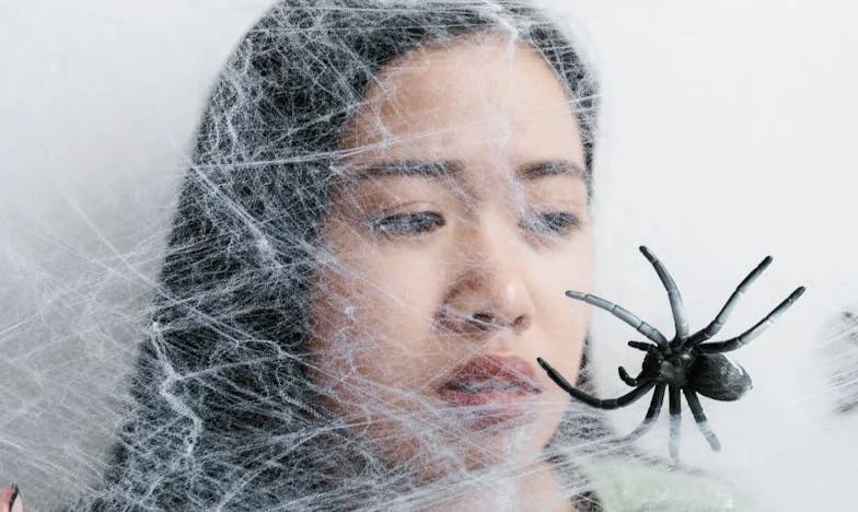 Med molitvijo in tišino: Moja pot skozi družinske napetosti