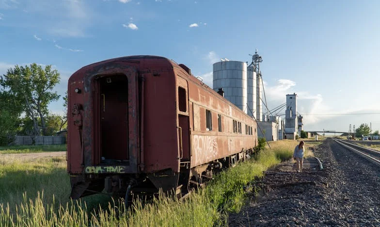 Tišina za vrati: Zgodba slovenske matere v tujini
