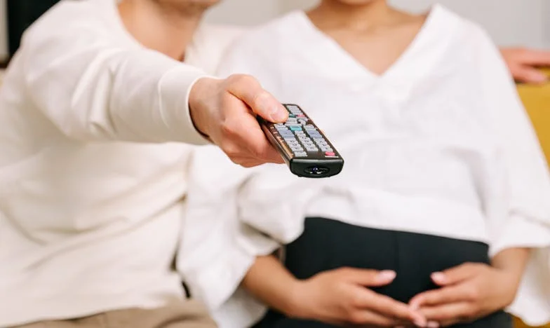 Ko družina postane kletka: Moja pot iz sestrinega stanovanja