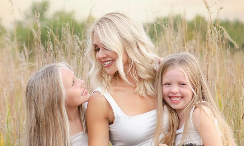 Ko mama izbere drugega: Zgodba o izgubi doma in iskanju same sebe