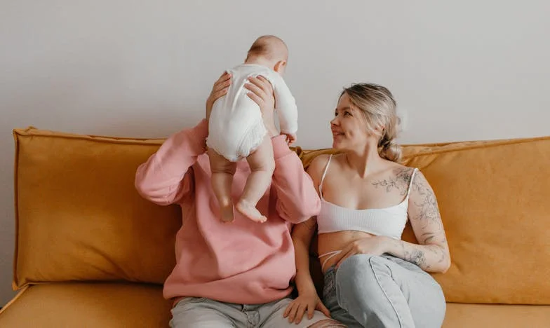 „Maja, lahko prideš pomagat z dedkom Francetom?” – Kako je en telefonski klic razkril vse, kar smo skrivali pod preprogo