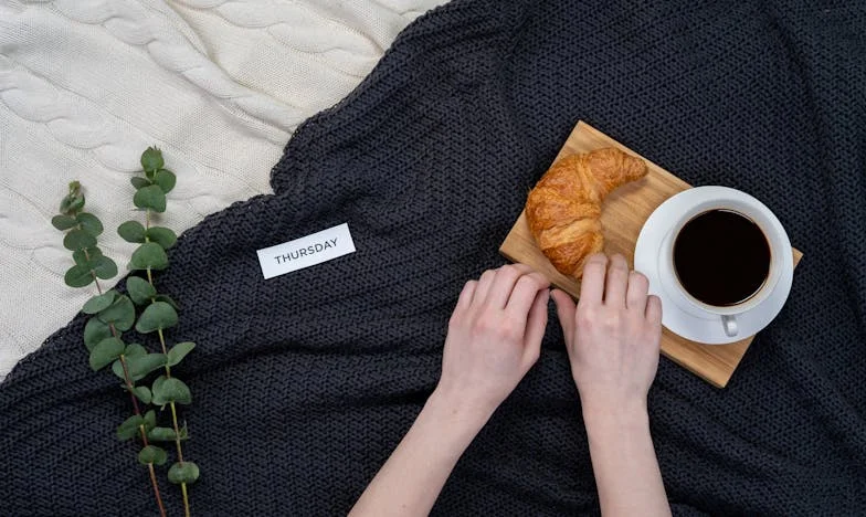 Mama, še vedno je umazano! – Kako so neizrečene zamere in tihi družinski boji razbili mojo družino