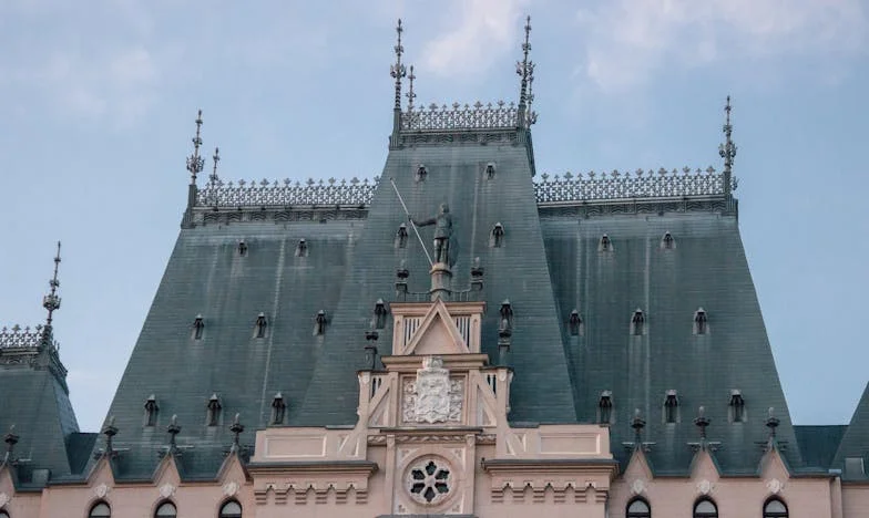 Mama, zakaj si bila v našem stanovanju, ko naju ni bilo? – Zgodba o zaupanju, ki je razpadlo v enem trenutku