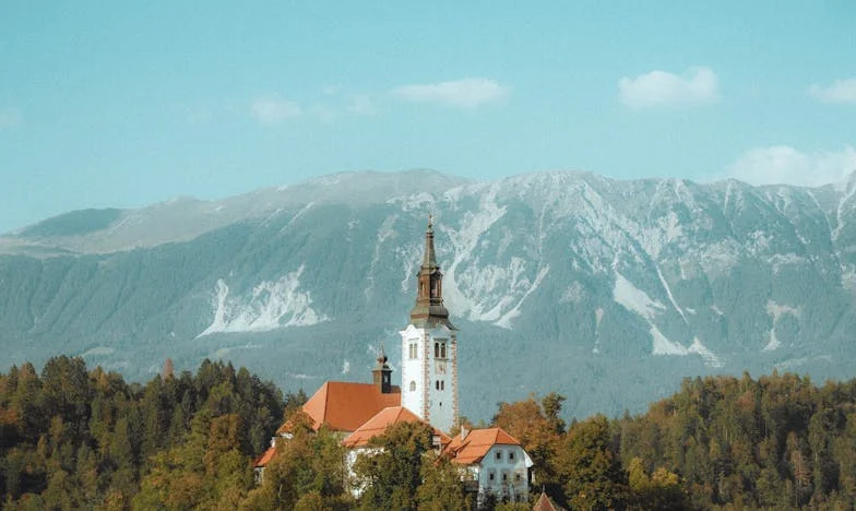 Obljuba, ki je razbila moje srce – kako je mamina odločitev uničila naš dom