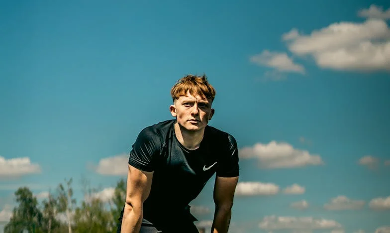 Račun v smeteh: Zgodba o skritih izdatkih in razpadajočem zaupanju