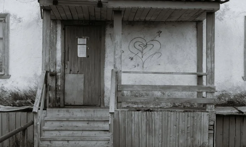 Ko pes ni samo pes: Zgodba s tretjega nadstropja v Savskem naselju