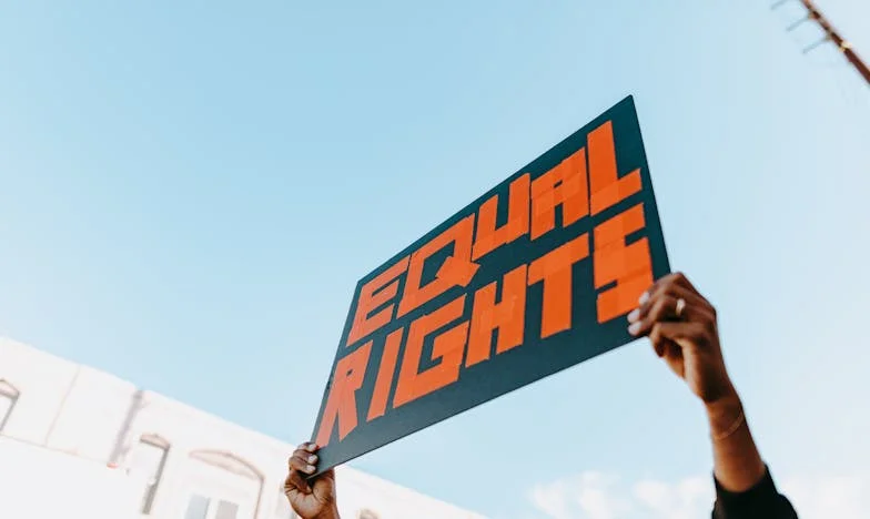 Ko se mama preseli: Življenje med dvema ognjema