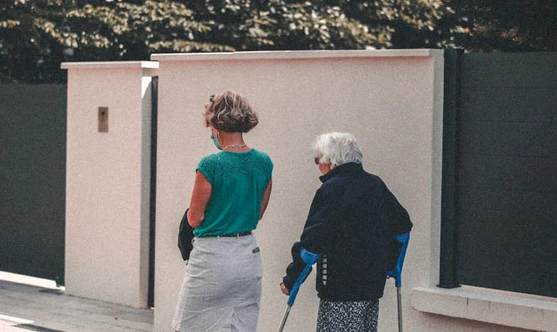 Mami, zbudi se! – Zgodba sedemletne Tine, ki je tri dni borila za življenje sebe in svojih bratov