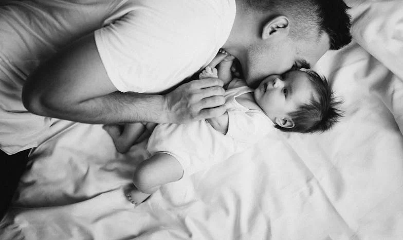 Med kladivom in nakovalom: Zgodba Dominike, ki je vedno morala izbirati