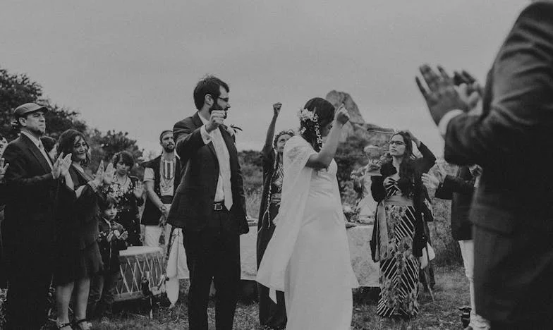 Tri rojstva v enem letu: Moja zgodba o pogumu, sodbah in ljubezni