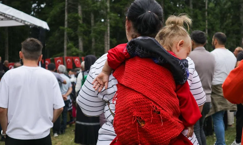 Brat, ki je prodal naš dom: Zgodba o izdaji in pogumu