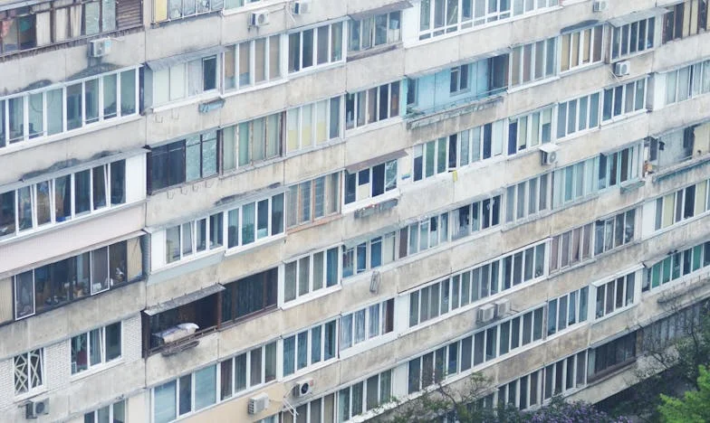 Dedkova hiša: razpoke v družini