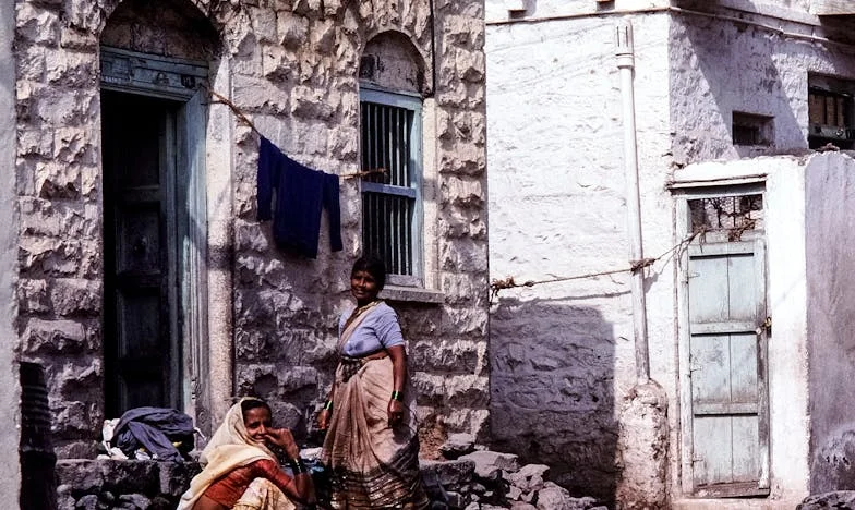 Ko dom ni več zatočišče: Moja nočna beg s sinovoma in grenka lekcija zaupanja