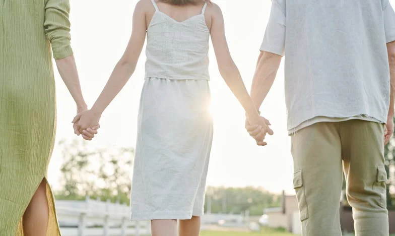 Ko resnica ni na tvoji strani: Zgodba o dedovanju, družini in krivici