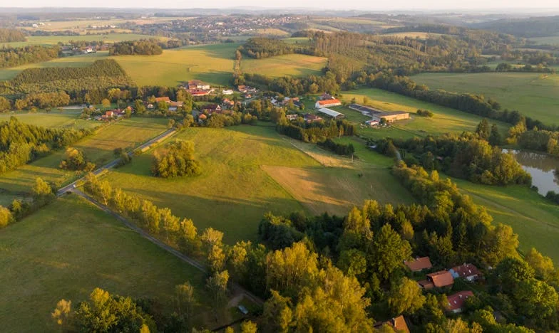 Ko se življenje podre: Zgodba Sare, samohranilke iz Fužin