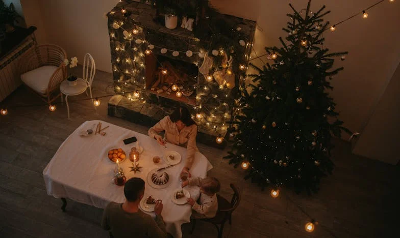 Mami, letos me ne bo za božič – Zgodba o osamljenosti, upanju in družinskih razočaranjih