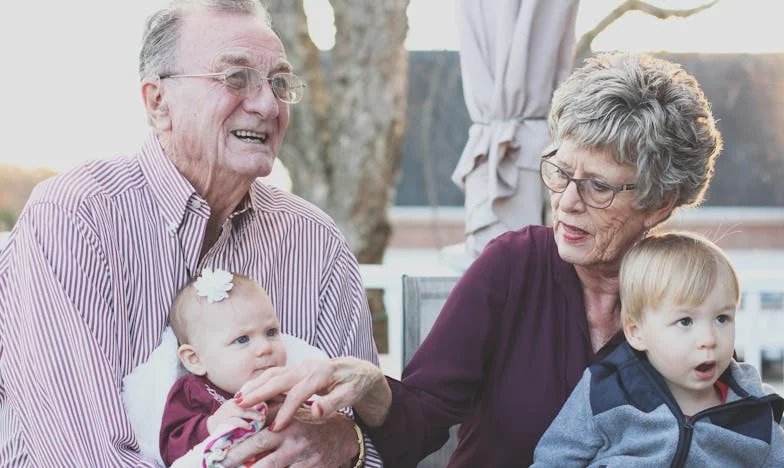 Med ljubeznijo in mejami: Zgodba matere, ki mora izbrati