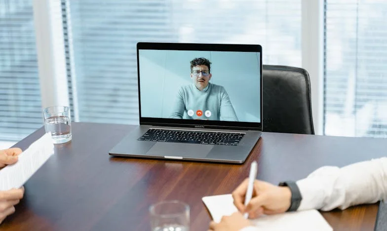 Nepričakovan obiskovalec: Dan, ko se mi je življenje obrnilo na glavo