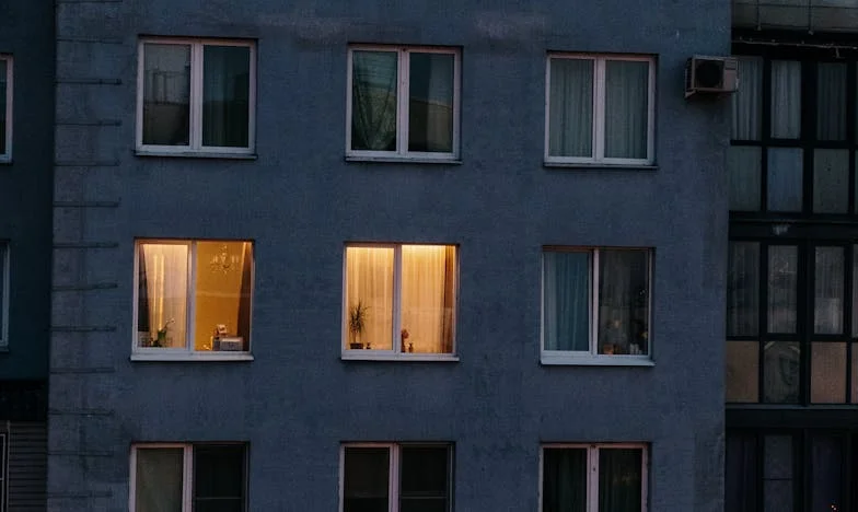 Nezaželen gost: Preizkušnja zakona pod isto streho