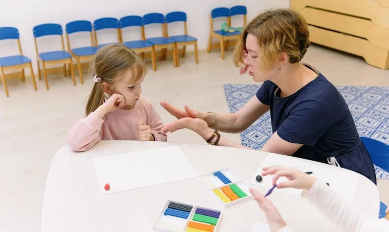 Nobena varuška ni zdržala pri Trojčkih Novak — dokler nisem vstopila jaz