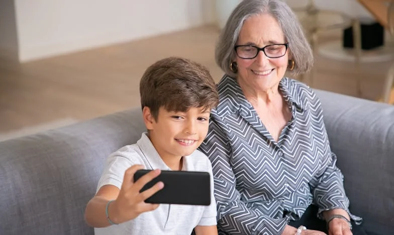 Od najboljših prijateljic do zakletih sovražnic: Poroka, ki naju je razdvojila