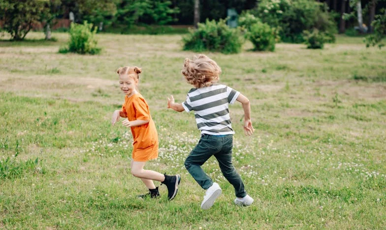 Med štirimi stenami: Ko te lastni starši zavržejo