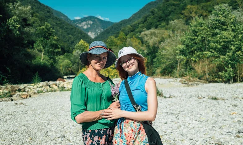 A fiam kinyitotta az ajtót a rendőröknek – Egy anya története a családi pokolból a szabadság felé