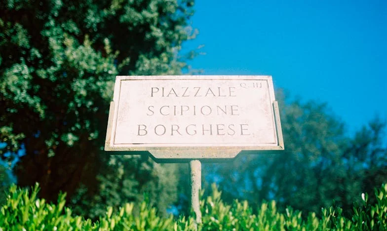 Zsarolás és megbocsátás között: Hogyan mentett meg minket a hit – Egy magyar család története