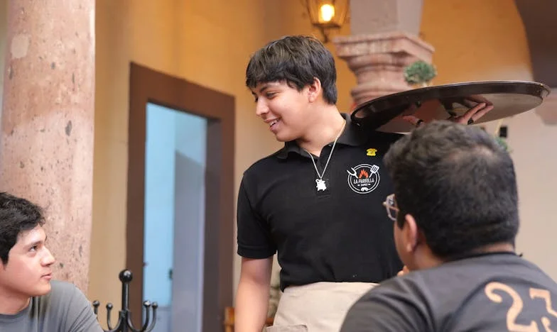 Umbrele peste leagăn: Povestea unei bunici în conflict cu nora ei