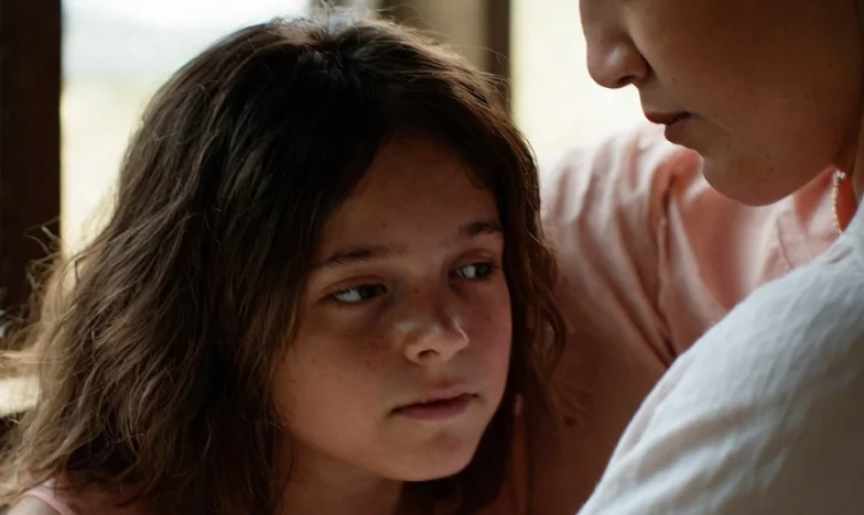 Când ușa se închide: Povestea unei mame care a trebuit să-și regăsească locul