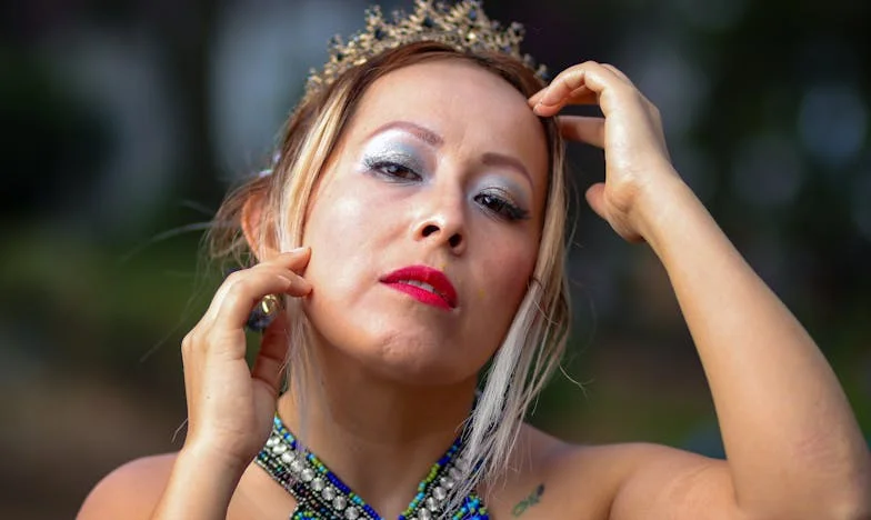 Între două lumi: Povestea unei mame care și-a sacrificat viața pentru familie, dar se teme pentru viitorul nepoților