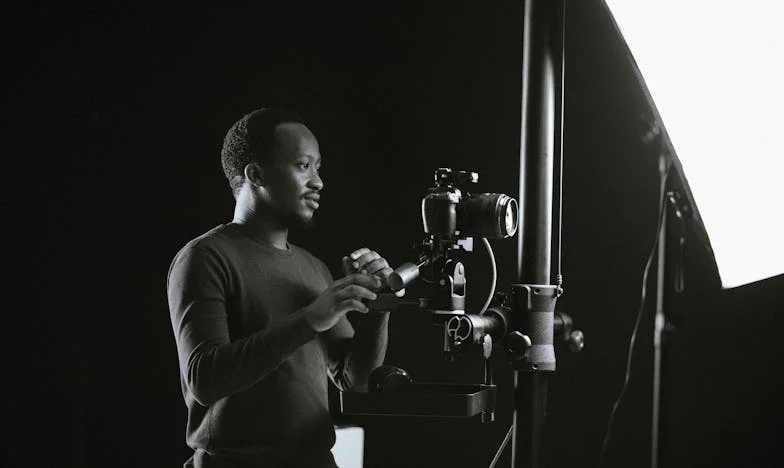 Între două lumi: Povestea unei nurori captive în umbra soacrei