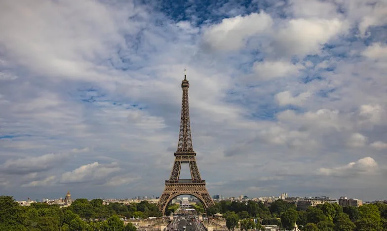 Printre cioburi de suflet: Cum am supraviețuit divorțului și m-am regăsit