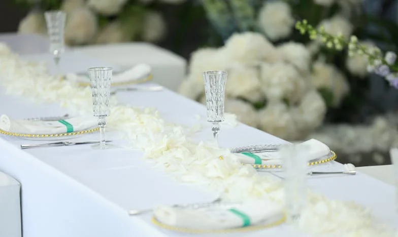 Umbre peste dragoste: Povestea unei mame care și-a alăptat fiul până la opt ani