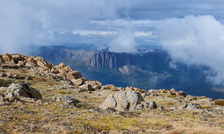 Între două lumi: Povestea mea cu soacra și credința