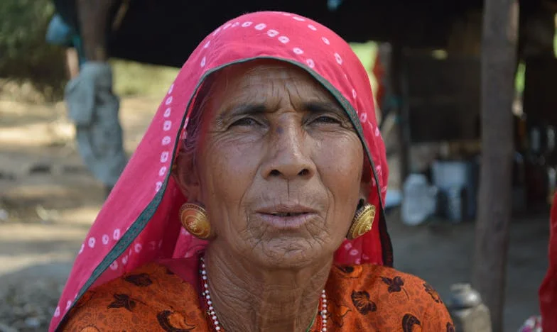 Între două mame: Povara alegerii