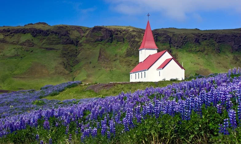 „Nu ești de-a noastră”: Povestea unei nurori la răscruce