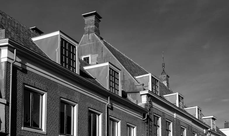 „Nu mai ai mamă!” – Povestea unei iubiri sfâșiate între două femei și un fiu