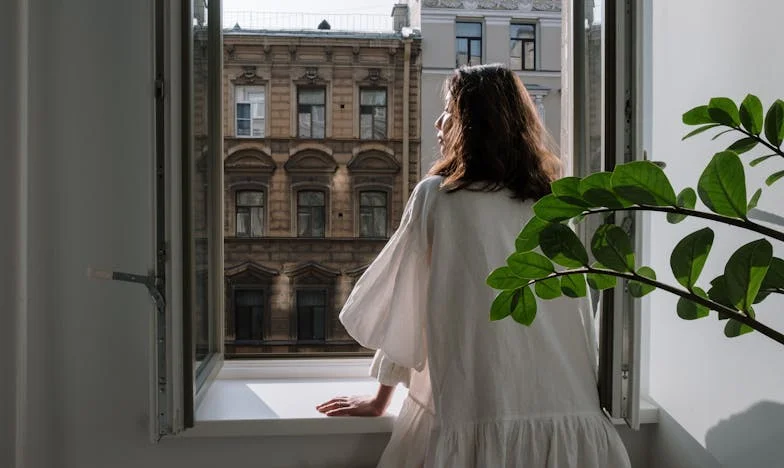 Șase ani de sacrificii: Povestea unei nurori uitate