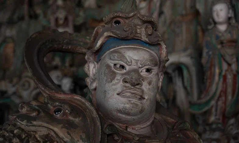 Umbra soacrei: Povestea unei iubiri încercate