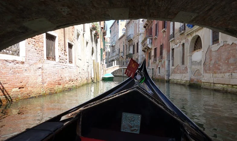 Aniodată nu ești destul de aproape: Povestea unui tată întors din străinătate