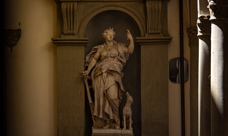 Fiica mea în Versace, eu în trening de la piață. Sunt oare o mamă rea?