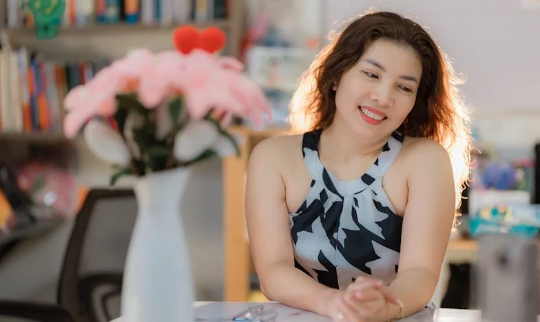 Între două case: Povestea unei alegeri dureroase