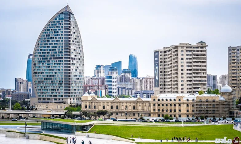 Între două case: Povestea unei alegeri imposibile