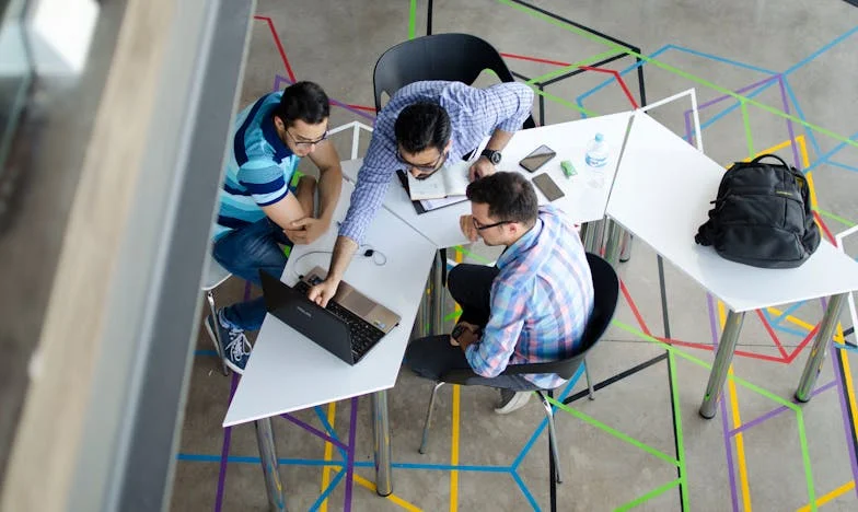 Între două iubiri: când familia devine câmp de luptă