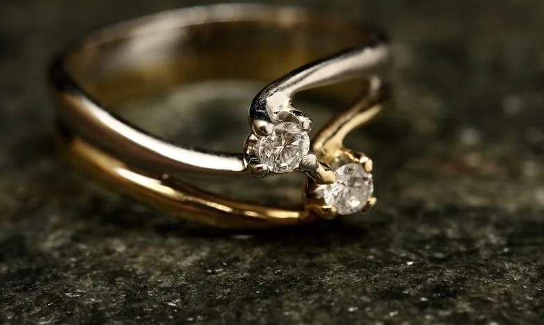 Între tăcere și adevăr: Povestea mea despre absența tatălui