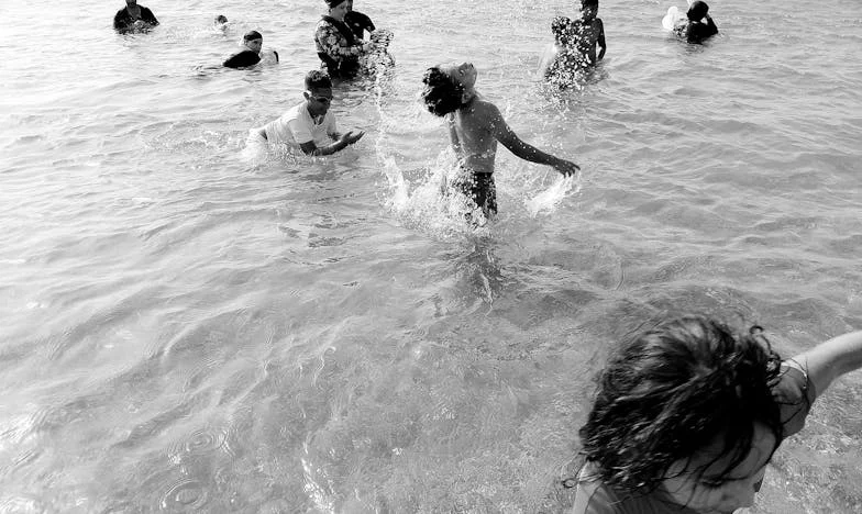 Prea tânără, prea repede: Povestea mea ca mamă adolescentă în România