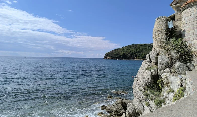 Când prietenia doare mai tare decât orice trădare