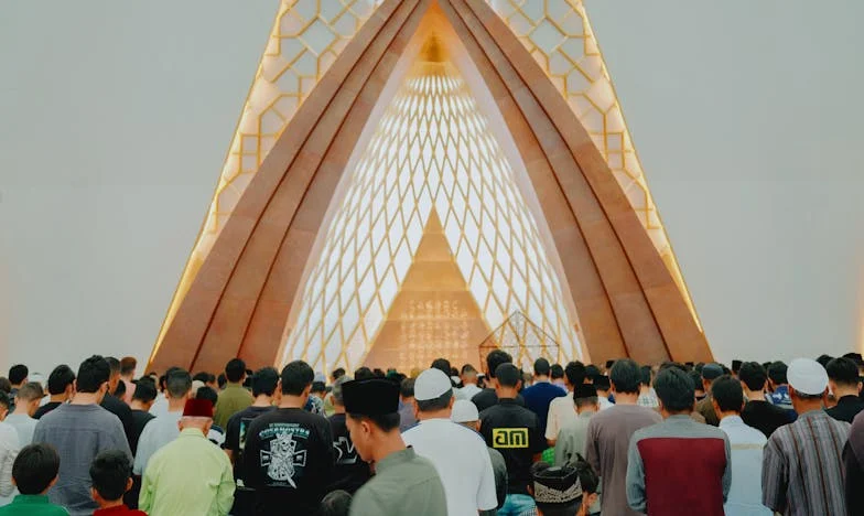 Când sângele devine apă: Povestea unei surori transformate în „dușmanul familiei”